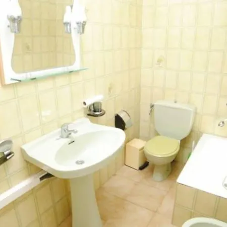 8 Personas Con Piscina Privada Y Parking Cerca Del Mar En Ametlla De Mar - Hisp-217-211 Villa